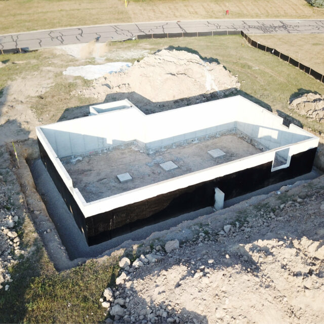 Poured_basement_with_anchor_wall